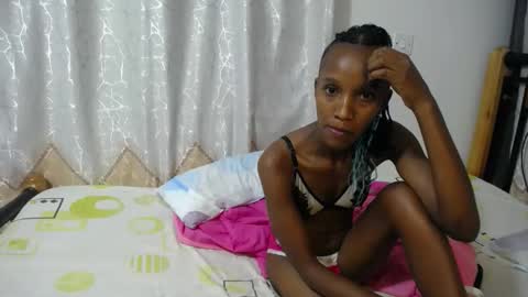 Snapshot of kittyfay_ chatting on October 6, 9:54 pm Fay online show from October 6, 9:54 pm