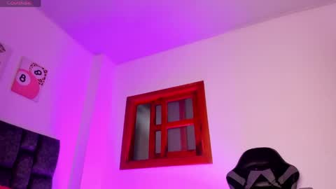 kitty online show from April 16, 8:09 pm