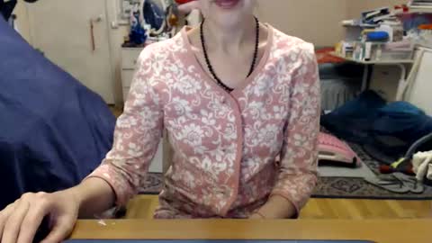 KiuminBerry online show from March 4, 1:38 pm