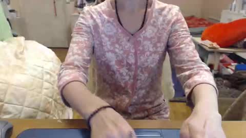 KiuminBerry online show from December 3, 2:40 pm