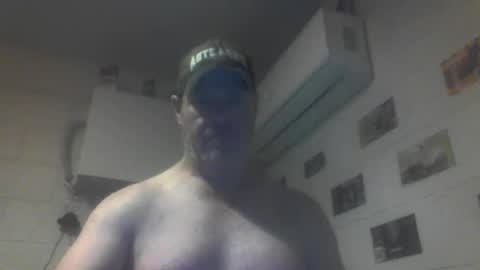 kiwiguy19773 online show from April 22, 9:38 am