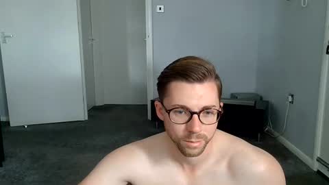 kkezzy online show from June 28, 11:39 am