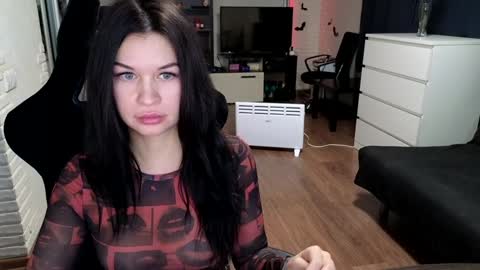 Alisa.         online show from December 1, 8:44 pm