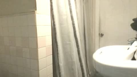 koma_kock_boi online show from October 20, 7:35 am