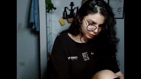 Snapshot of koranikky08 chatting on October 5, 2:20 am Karoll online show from October 5, 2:20 am