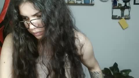 Snapshot of koranikky08 chatting on February 20, 3:23 am Karoll online show from February 20, 3:23 am