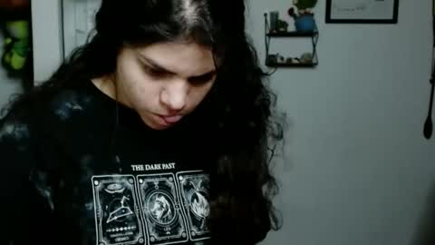 Snapshot of koranikky08 chatting on October 10, 2:50 am Karoll online show from October 10, 2:50 am