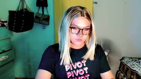 krezikeed online show from May 6, 2:56 pm