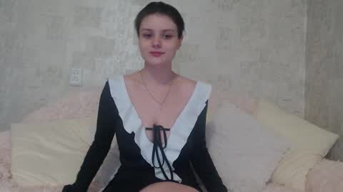 krissvoss online show from November 3, 12:28 pm