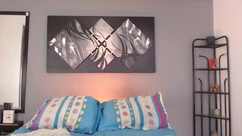 Andrea online show from February 7, 9:07 pm