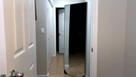 Kristal Mountain online show from February 10, 2:03 am