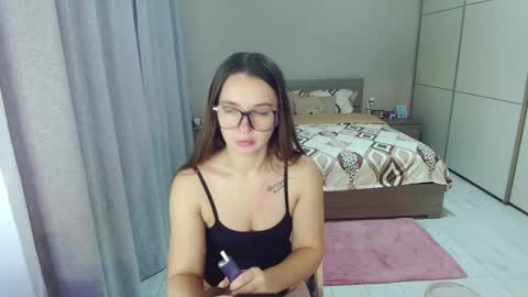 twitter    Annemarye 23 online show from November 30, 9:05 am