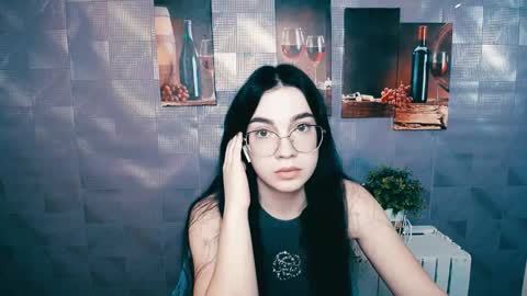 Snapshot of kristenx_x chatting on September 22, 8:18 am Kristen online show from September 22, 8:18 am