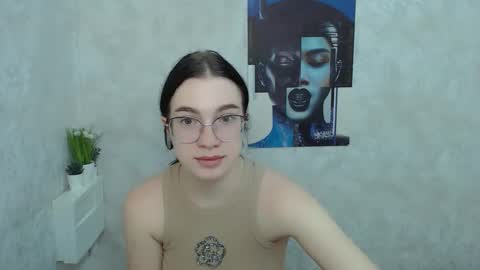 Kristen online show from November 7, 9:01 am