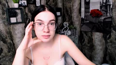 Snapshot of kristenx_x chatting on October 10, 9:15 am Kristen online show from October 10, 9:15 am