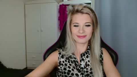 KristineAmore online show from October 24, 7:09 am