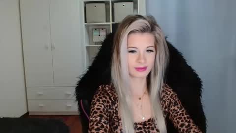 KristineAmore online show from November 8, 8:17 am