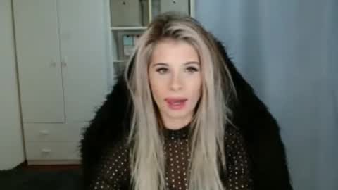 KristineAmore online show from November 20, 4:37 pm