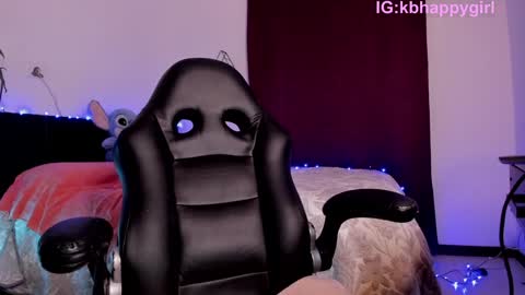 Snapshot of kristy_bennet chatting on January 10, 2:04 am Im Dani3 online show from January 10, 2:04 am
