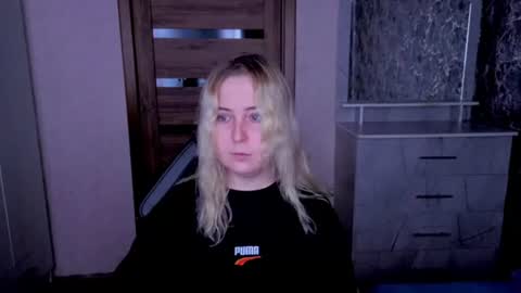 Kristy online show from June 18, 7:08 pm