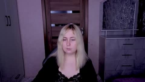 Kristy online show from April 23, 11:39 pm