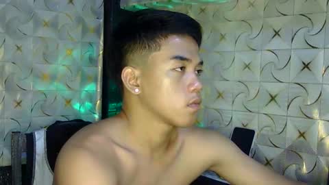 kritthanarkorn online show from April 11, 6:01 pm