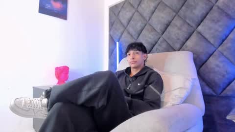 Kroy Wave  Muscle Tattoos Latino online show from July 19, 3:20 am