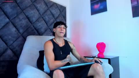 Kroy Wave  Muscle Tattoos Latino online show from July 22, 3:19 am