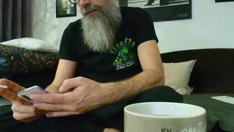 krummersaebel online show from February 9, 9:28 pm