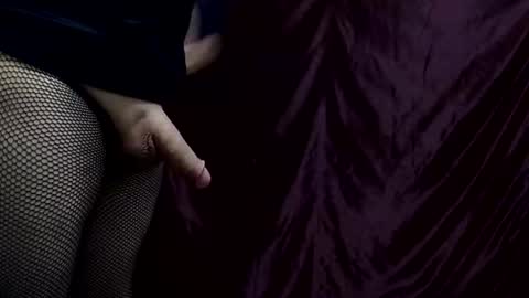 Krystalkummingss online show from November 8, 3:15 pm