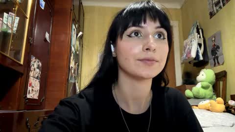 Mira online show from April 9, 8:36 pm