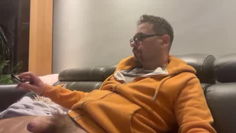 krzysztof1977 online show from June 19, 9:21 pm