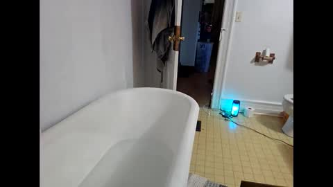 kuntryboyfresh1995 online show from December 4, 8:19 pm