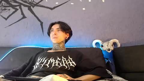 Snapshot of kuregari_xs chatting on October 10, 6:19 am kuregari_xs online show from October 10, 6:19 am