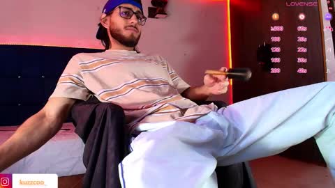 kuzzcoo online show from October 21, 2:21 pm