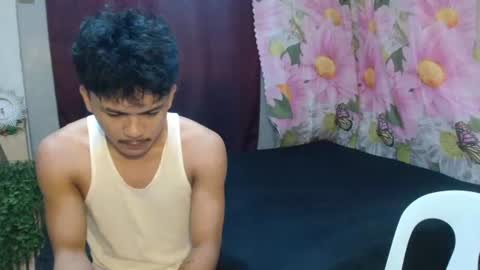 kyle_lourence online show from June 29, 9:47 pm