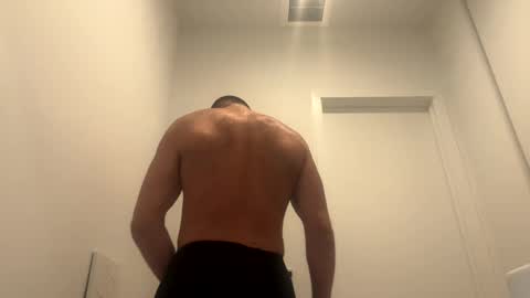 Snapshot of kylegotittt chatting on February 27, 5:07 am Hotbody545 online show from February 27, 5:07 am