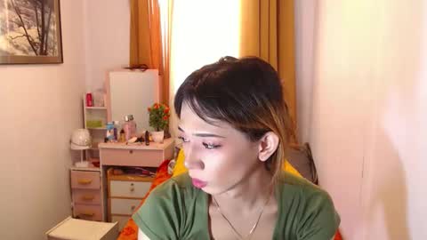 babyKylene online show from October 11, 8:08 am