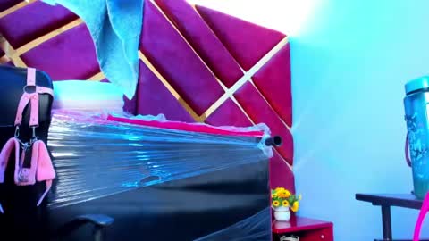 kylie_bloom online show from June 10, 2:11 am