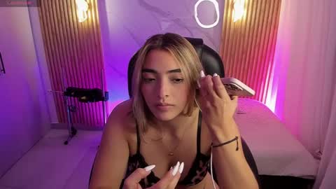 KYLIE  online show from May 22, 2:51 am