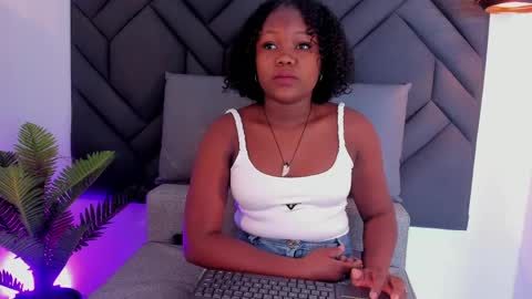 kyliee_vega online show from June 7, 12:32 pm