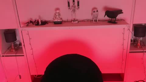 K Y L I E online show from January 8, 3:51 pm