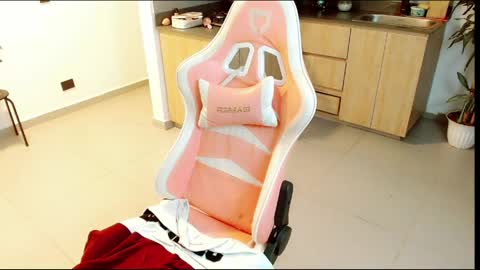 KYLIE QUEEN online show from May 9, 2:50 am