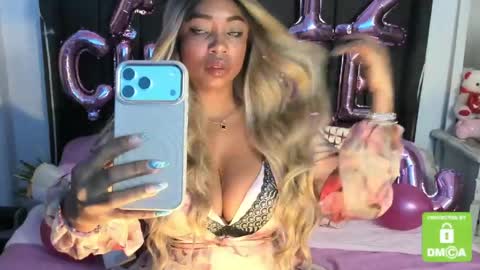 kylie white boobs online show from April 17, 8:00 pm