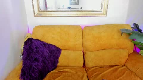 Kyomi online show from April 16, 1:33 pm