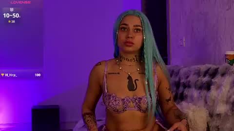 kyradesire online show from June 12, 2:38 pm