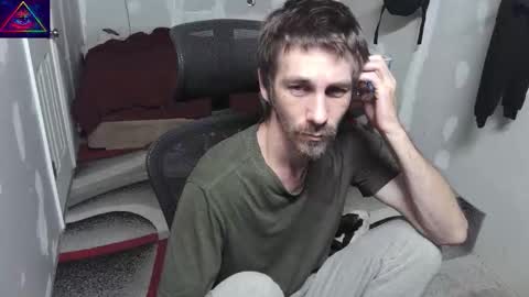 l1v1nth3dr3am online show from November 6, 9:56 am