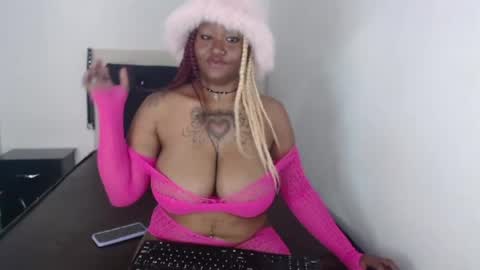 la_malona_77 online show from July 10, 7:29 pm