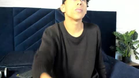 labrinthteasing online show from February 15, 12:15 pm