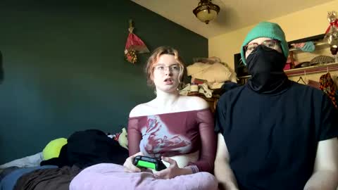 lacedinsin online show from September 25, 7:54 pm